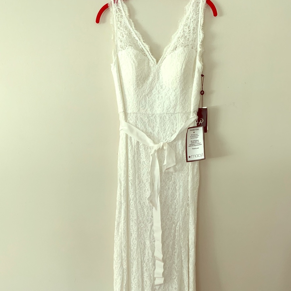 New Adrianna Papell white belted lace gown size 8.